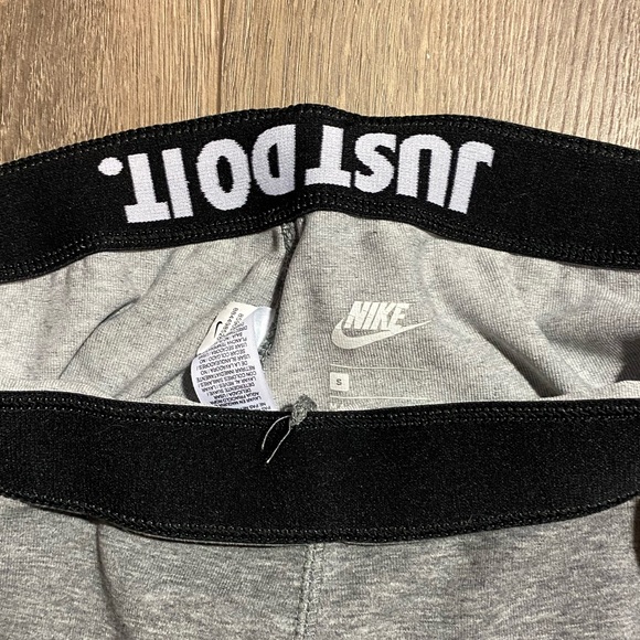 Nike Leggings - Picture 2 of 4